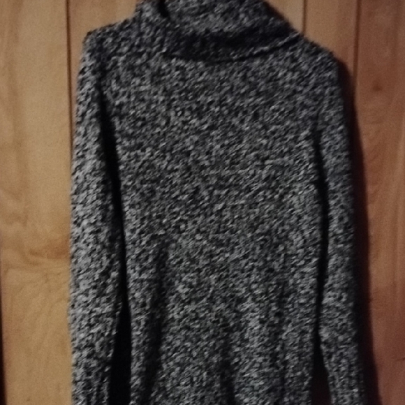Chic Black and White Cowl Neck Sweater - Picture 6 of 8